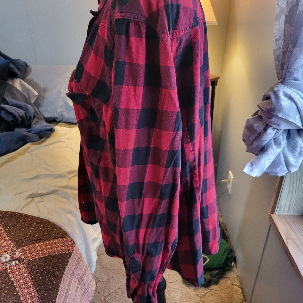 Torrid women dress shirt. - Picture 3 of 5